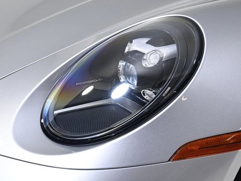 Used 2022 Porsche 911 Carrera image 11