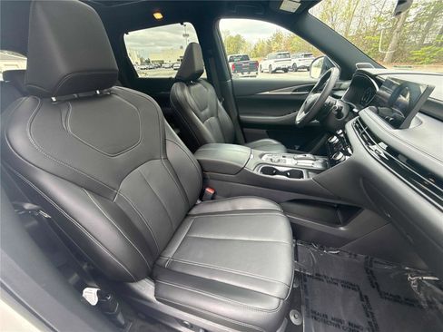 Certified 2025 INFINITI QX60 Luxe w/ Black Edition image 26