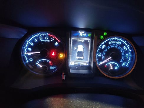 Used 2023 Toyota Tacoma TRD Off-Road image 10