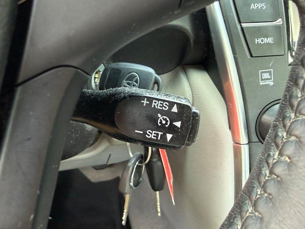 Used 2017 Toyota Camry XLE FWD image 17