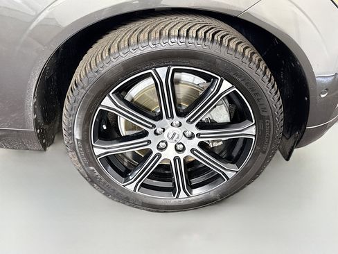 Used 2018 Volvo XC60 T6 Inscription w/ Convenience Package image 32