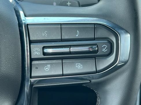 Used 2025 GMC Yukon XL Denali AWD/4WD image 26