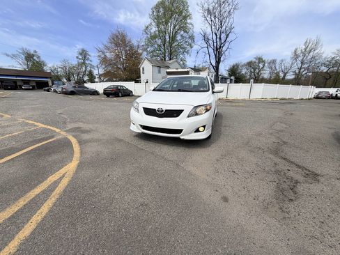 Used 2009 Toyota Corolla S image 2