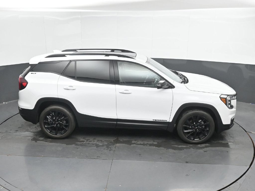 Used 2024 GMC Terrain SLT w/ Elevation Edition AWD/4WD image 31