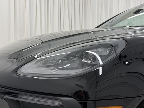 New 2026 Porsche Macan Turbo image 17