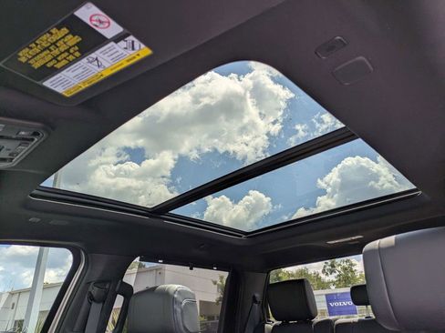 Used 2023 Toyota Tundra Platinum AWD/4WD image 23