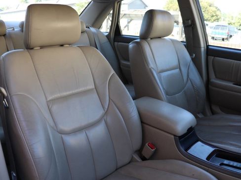 Used 2001 Toyota Avalon XLS FWD image 36