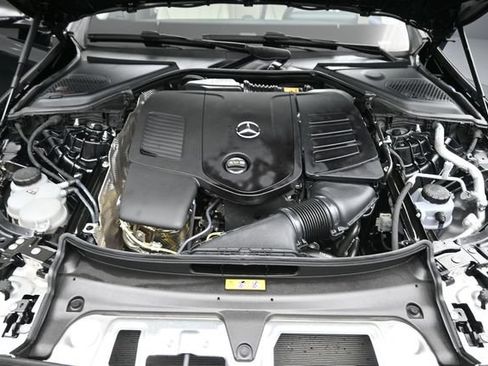 Used 2025 Mercedes-Benz E 350 4MATIC Sedan image 30