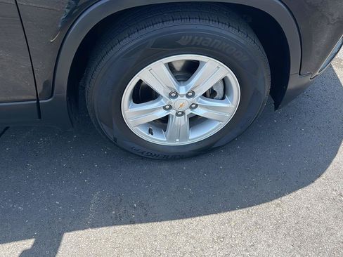 Used 2021 Chevrolet Trax LS w/ Tint and Cruise Package FWD image 30