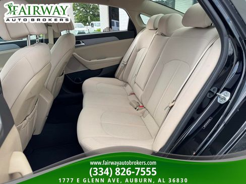 Used 2017 Hyundai Sonata SE FWD image 11