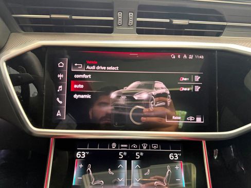 Used 2021 Audi RS 6 AWD/4WD image 40