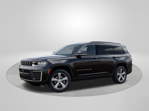 New 2026 Jeep Grand Cherokee L Limited RWD image 2