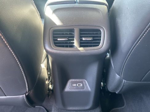 Used 2023 Buick Envision Essence image 26