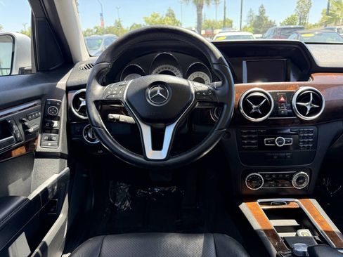 Used 2013 Mercedes-Benz GLK 350 4MATIC image 16