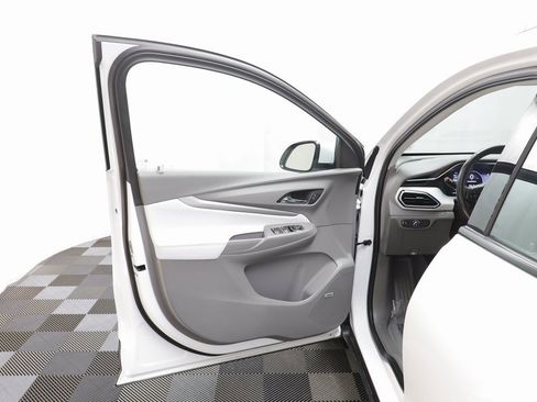 Used 2022 Chevrolet Bolt EUV Premier w/ Sun & Sound Package image 5