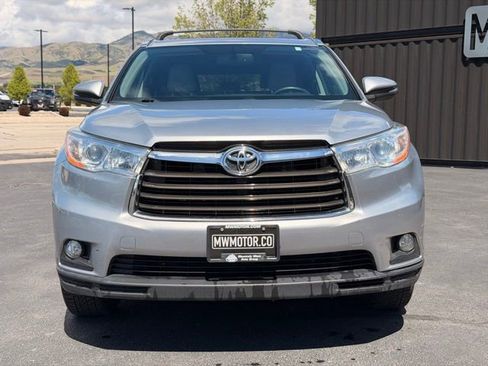 Used 2014 Toyota Highlander XLE AWD/4WD image 2