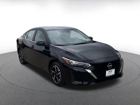 Used 2025 Nissan Sentra SV FWD image 3