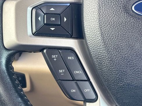 Used 2019 Ford F250 Lariat w/ Chrome Package image 19