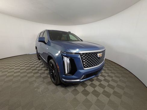 Used 2025 Cadillac Escalade Premium Luxury AWD/4WD image 15