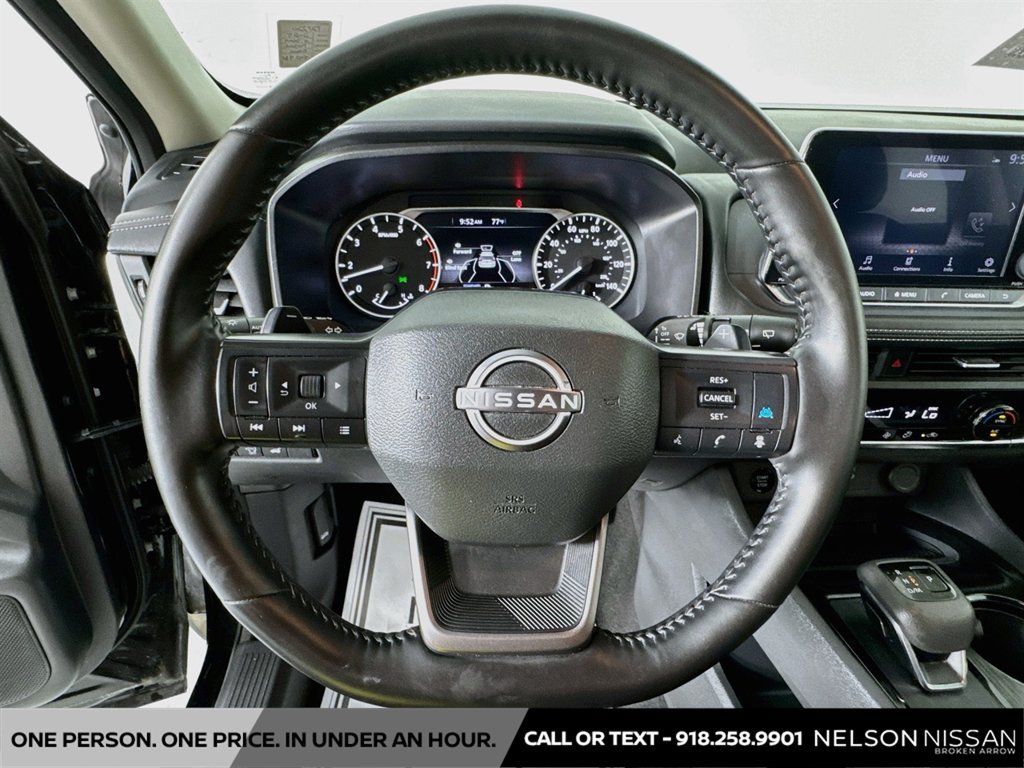 Certified 2025 Nissan Rogue SV FWD image 11