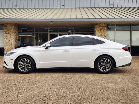 Certified 2023 Hyundai Sonata SEL w/ Winter Weather Package image 4