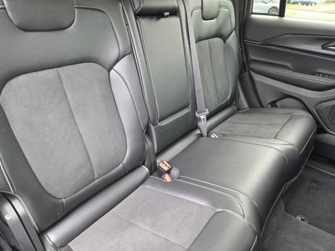 Used 2024 Jeep Grand Cherokee Altitude AWD/4WD image 27