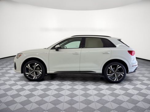 Used 2023 Audi Q3 2.0T Premium Plus w/ Premium Plus Package AWD/4WD image 2