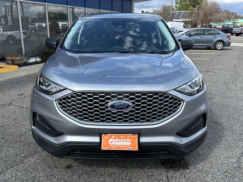 Used 2024 Ford Edge SE image 2
