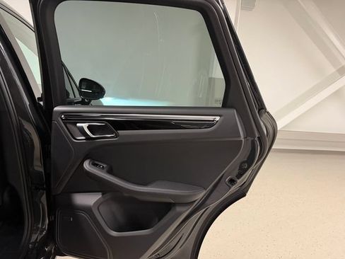 Certified 2026 Porsche Macan AWD/4WD image 36