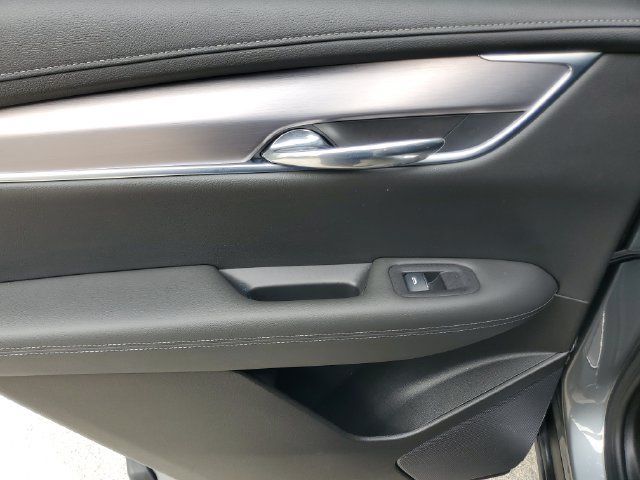 Certified 2024 Cadillac XT6 Luxury FWD image 15