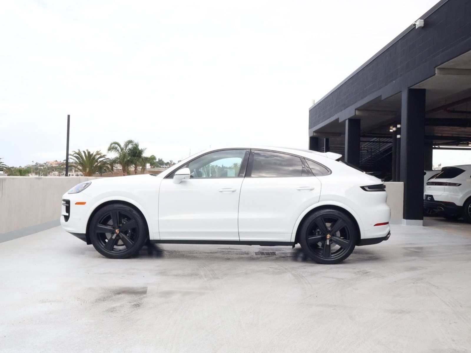 Certified 2026 Porsche Cayenne Coupe AWD/4WD image 2