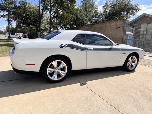 Used 2016 Dodge Challenger R/T Plus image 13