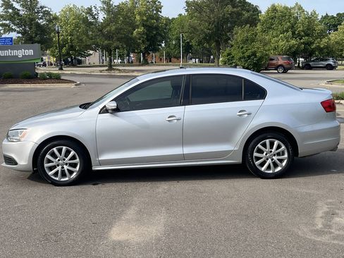 Used 2012 Volkswagen Jetta SE FWD image 12