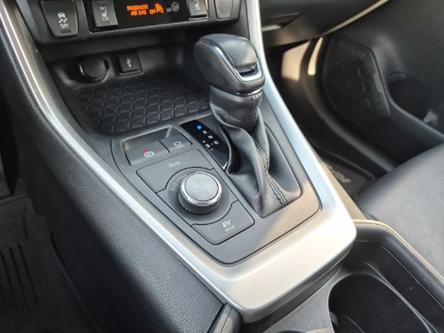 Used 2020 Toyota RAV4 XSE w/ All Weather Liner Package AWD/4WD image 18