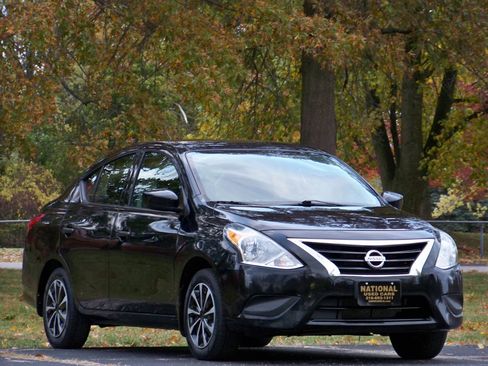 Used 2019 Nissan Versa S image 4