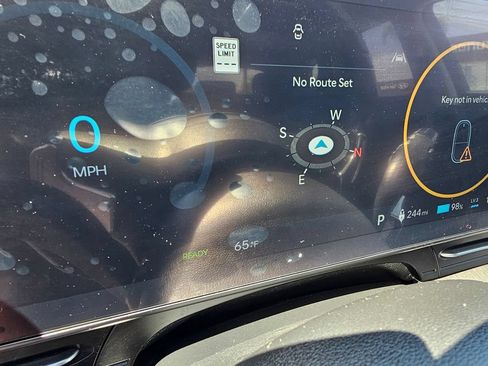 Certified 2024 Hyundai Kona SEL FWD image 29