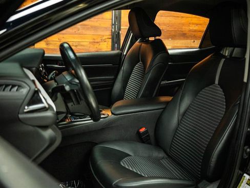 Used 2024 Toyota Camry SE w/ Convenience Package FWD image 9