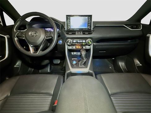 Used 2021 Toyota RAV4 XSE image 9