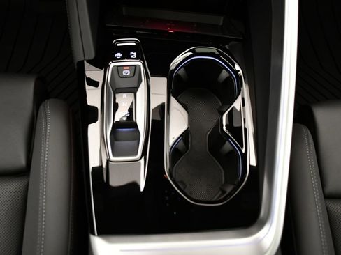 Used 2025 Audi Q5 Premium Plus w/ Premium Plus image 29