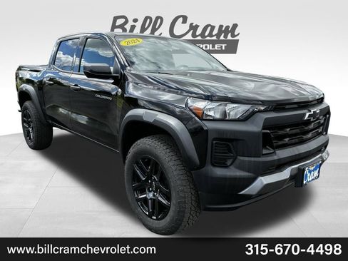 Used 2024 Chevrolet Colorado Trail Boss w/ Advanced Trailering Package AWD/4WD image 1