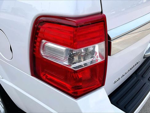 Used 2015 Ford Expedition Platinum image 29