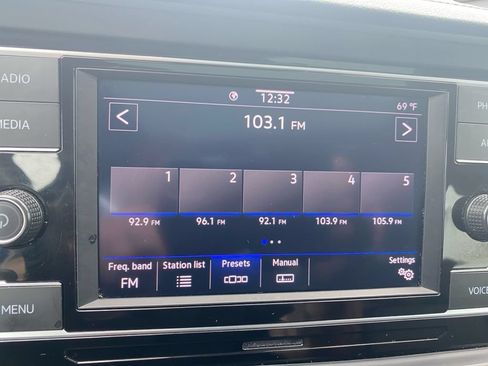 Used 2024 Volkswagen Jetta SE FWD image 37