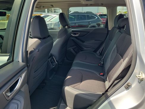 Used 2020 Subaru Forester Premium AWD/4WD image 11