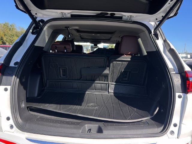Used 2021 Buick Enclave Avenir w/ Avenir Technology Package AWD/4WD image 28