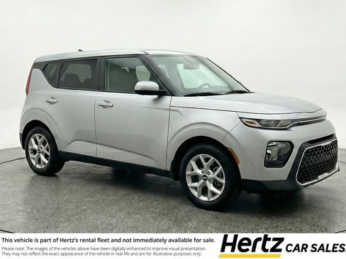 Used 2025 Kia Soul LX w/ LX Technology Package image 1