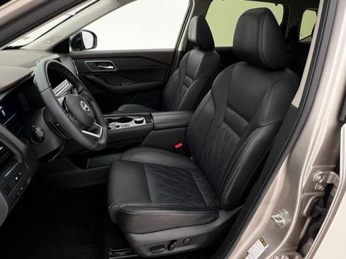 Used 2023 Nissan Rogue Platinum w/ Platinum Premium Package AWD/4WD image 12