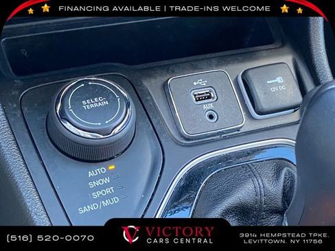 Used 2019 Jeep Cherokee Limited w/ Luxury Group image 37