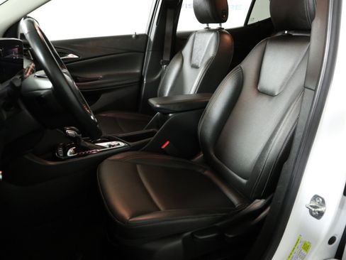 Used 2024 Buick Encore GX Sport Touring FWD image 22