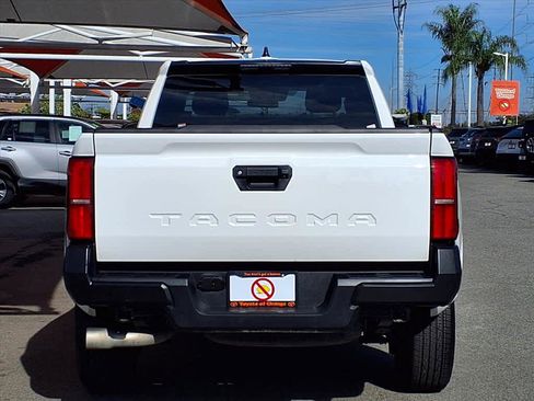 Used 2024 Toyota Tacoma SR image 5