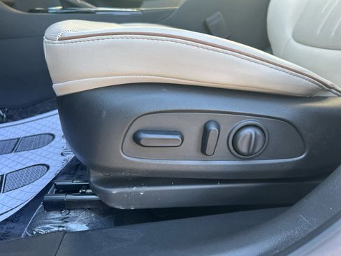 Used 2024 Buick Encore GX Avenir w/ Avenir Technology Package image 12